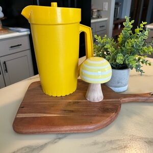 Yellow Tupperware Plastic Beverage Pitcher with Handle - Home Kitchen